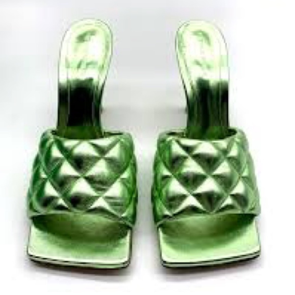 Bottega Veneta Metallic Green Quilted Heels - Picture 2 of 8